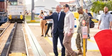 El Jefe del Pentágono reconoce «la soberanía irrenunciable de Panamá sobre el Canal»