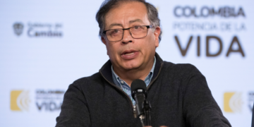 Excanciller de Colombia asegura que Petro sufre de «drogadicción»