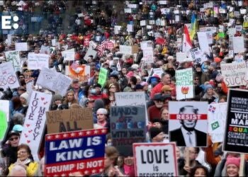 Protestan contra Trump y Musk en todo EE.UU.