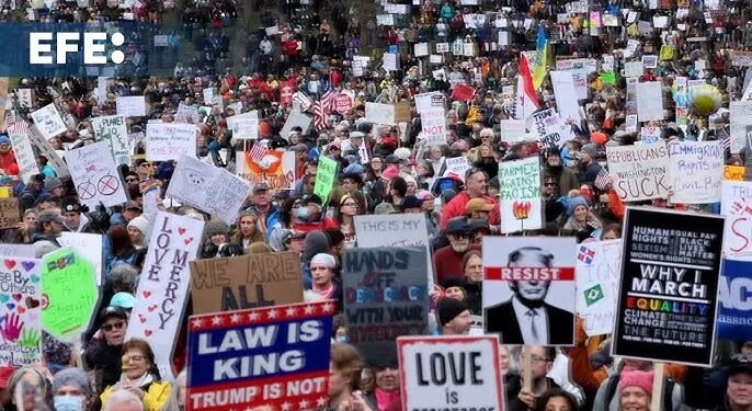 Protestan contra Trump y Musk en todo EE.UU.