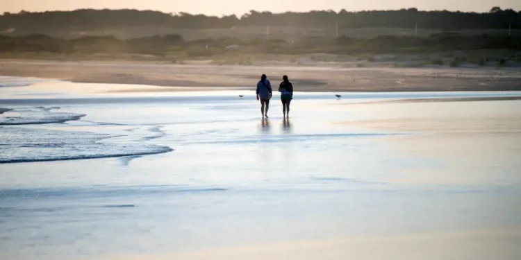 Por qué en Uruguay la Semana Santa se llama Semana de Turismo (y qué dice esto del país más laico de América Latina)
