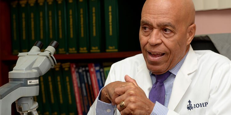 Instalaciones y facilidades inadecuadas en Instituto de Patología Forense