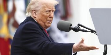 Trump aumenta al 104 % los aranceles a China