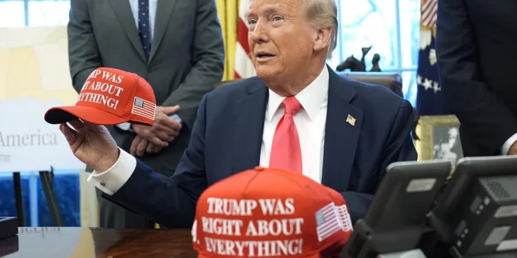 Trump afirma que Estados Unidos trasladó «muchas tropas» a Panamá