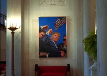 La Casa Blanca coloca un cuadro del atentado a Trump en el lugar del retrato de Obama