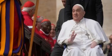 El papa recuerda a las víctimas del derrumbe en en discoteca Jet Set en el Domingo de Ramos