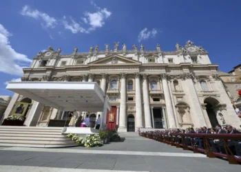 Cardenal Parolin llama a vivir el legado del papa Francisco