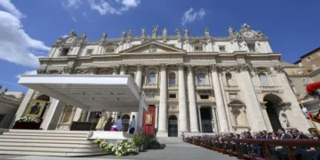 Cardenal Parolin llama a vivir el legado del papa Francisco