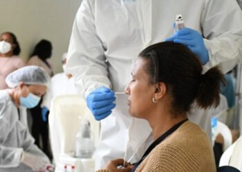 Covid e influenza A son los virus que más circulan en el país