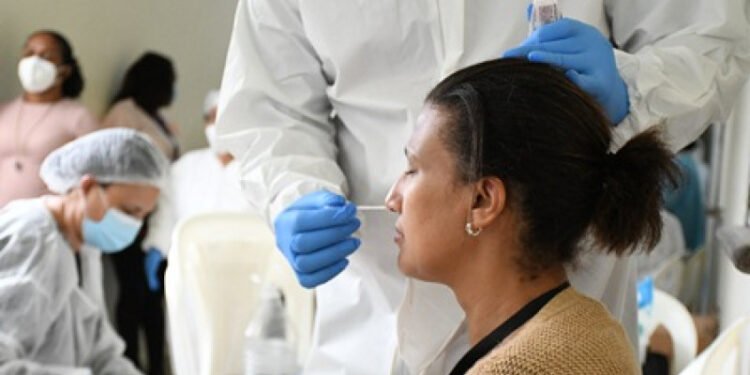 Covid e influenza A son los virus que más circulan en el país