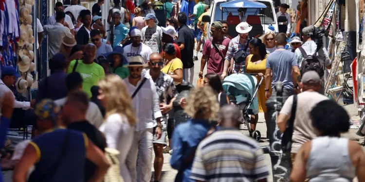 La «policrisis» de Cuba ensancha las brechas de la desigualdad, advierten sociólogos