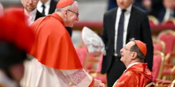 El cardenal Parolin revela detalles del momento en que Prevost fue elegido Papa: «Estoy impactado por cómo lo aceptó»