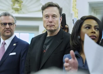 Elon Musk critica reforma fiscal de Trump por aumentar el déficit