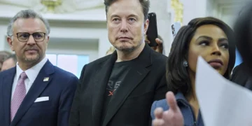 Elon Musk critica reforma fiscal de Trump por aumentar el déficit
