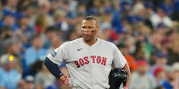 Devers hace duras criticas a los Medias Rojas y rechaza jugar en primera