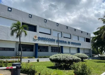 Migración elimina pagos en efectivo para servicios migratorios