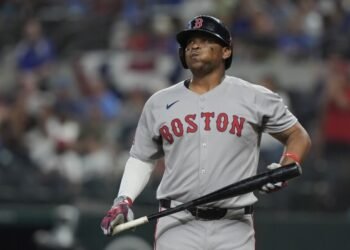 Rafael Devers es el nuevo «caballo de hierro» de los Medias Rojas de Boston