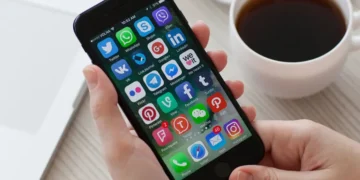 ¿Qué es el ‘cerebro popcorn’, la epidemia silenciosa provocada por las redes?