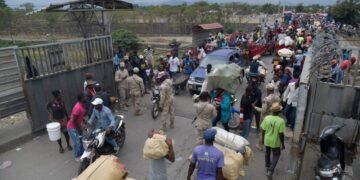 Pandillas haitianas ganan hasta 100 millones de dólares al año en negocios en la frontera