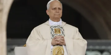 León XIV plantea una iglesia unida contra el odio y un sistema que «margina y explota»