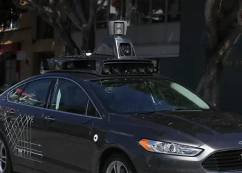 Uber experimentará con autos sin conductor en Europa