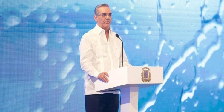 Luis Abinader reacciona a acusaciones de racismo y hace petición a Donald Trump