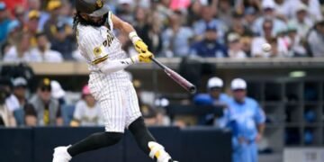 Fernando Tatis Jr. demanda a Big League Advance