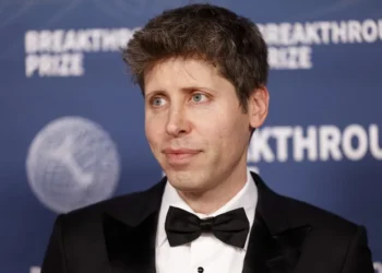 OpenAI dice que Meta ofreció bonos de cien millones de dólares para «robarle» a sus empleados