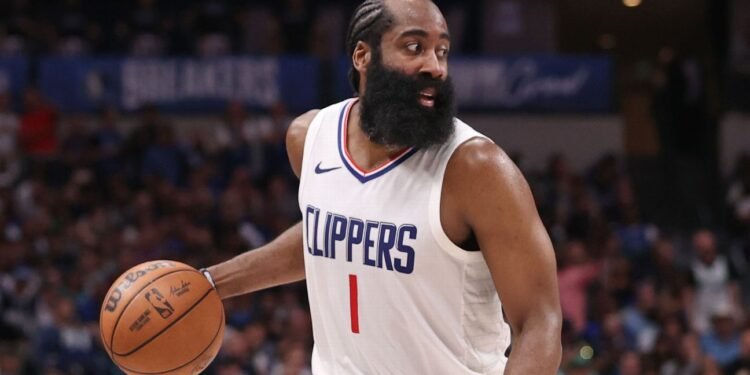 James Harden firmará por 2 años y 81.5 mdd con Clippers, fuentes