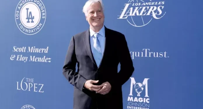 Así es Mark Walter, el multimillonario que compró los Lakers por 10.000 millones