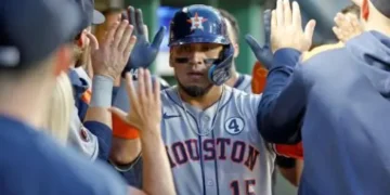 Dominicano Jeremy Peña conecta tres imparables en triunfo de Astros sobre Guardianes