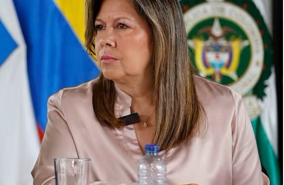 Fiscalía busca celular del joven que disparó a Miguel Uribe: clave para identificar autores del atentado