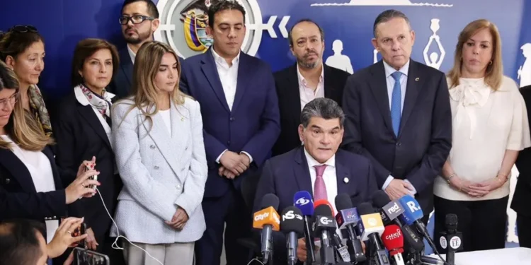 La Procuraduría de Colombia abre indagación contra el gabinete de Gustavo Petro por el ‘decretazo’