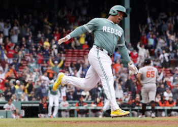 Rafael Devers es cambiado a los Gigantes de San Francisco