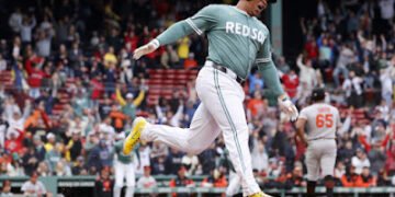 Rafael Devers es cambiado a los Gigantes de San Francisco