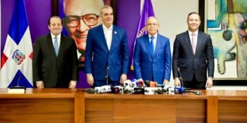 Presidente Luis Abinader dialoga con el ex Presidente Danilo Medina | Video