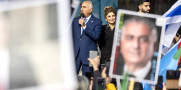 El hijo del sah de Irán se propone para liderar una transición pacífica y democrática