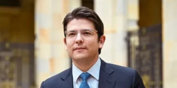 Senador Uribe Turbay experimenta mejoría y se reduce su estado crítico, según parte médico