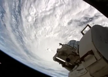 La agencia climática de EEUU perderá en julio el acceso a datos clave de satélites para prevenir huracanes