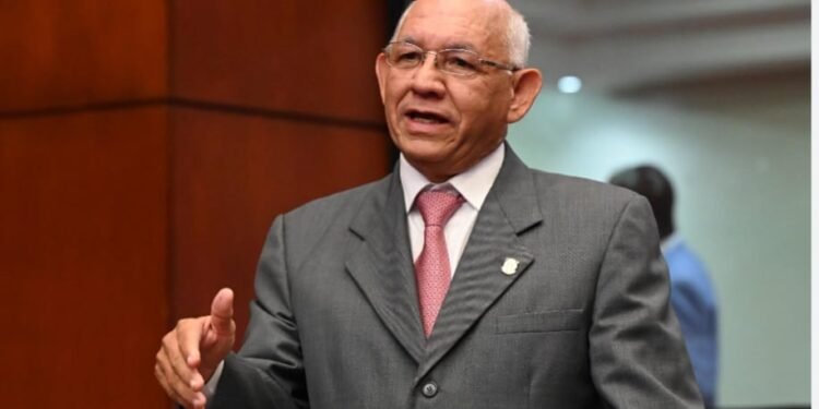 Senador del PRM reclama terminación de más de 40 escuelas y vías en Monte Cristi