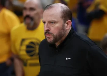 Los Knicks despidieron al entrenador Tom Thibodeau