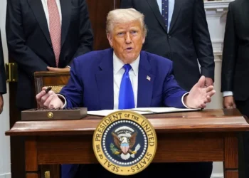 Donald Trump dice que Xi Jinping lo invitó a visitar China tras una charla telefónica «muy positiva»