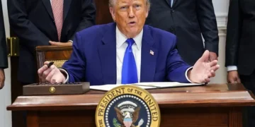 Donald Trump dice que Xi Jinping lo invitó a visitar China tras una charla telefónica «muy positiva»