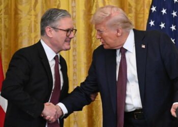 Donald Trump y Reino Unido negocian con Irán solución duradera