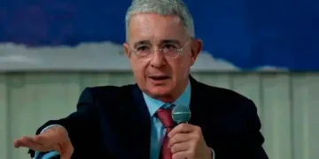 Expresidente colombiano Álvaro Uribe denuncia que preparan un atentado en su contra