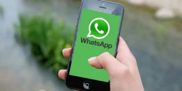 WhatsApp comienza a incluir anuncios, pero no en los chats personales