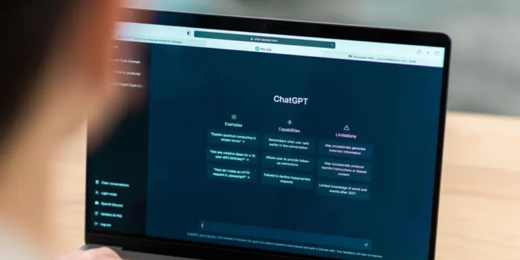 ¿ChatGPT nos vuelve idiotas? Estas son las conclusiones de un nuevo estudio del MIT