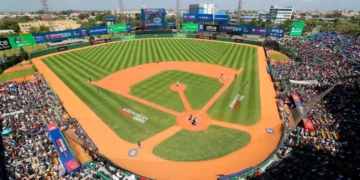 Abinader crea comisión para evaluar construcción de moderno estadio de béisbol en Ensanche La Fe