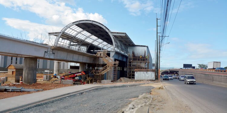 Obras financiadas con prestamos muestran retrasos significativos