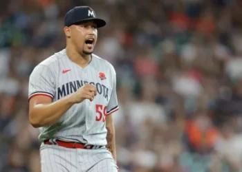 Cuatro dominicanos elevan sus bonos en el mercado de cambios